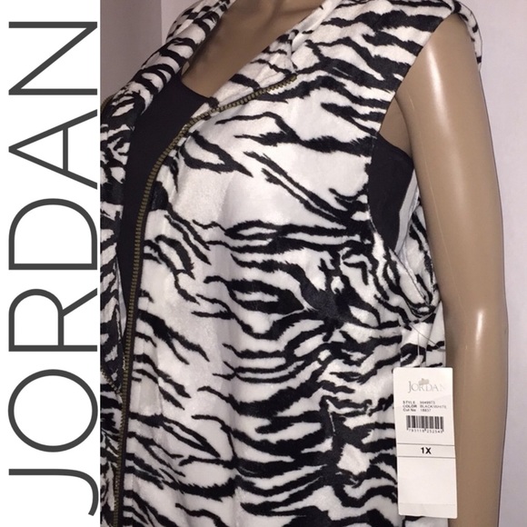 Animal Print Plus Size Faux Fur Vest - Picture 4 of 5